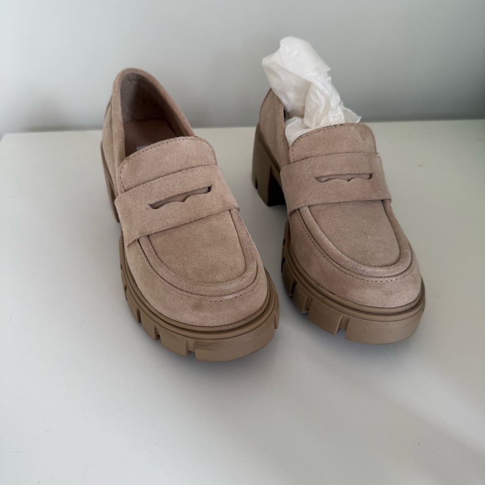 Steve Madden Beige Suede Loafers